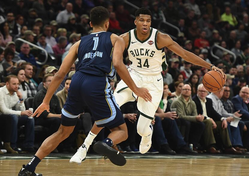 雄鹿碾压勇士,乔治绝境逆转 雄鹿碾压勇士,乔治绝境逆转