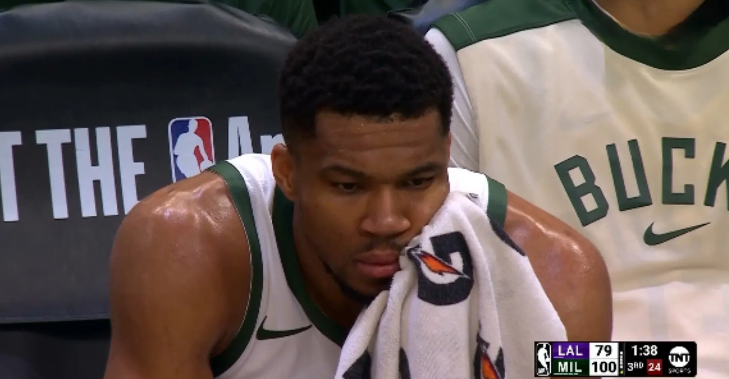 雄鹿强势湖人B队,恩比德绝境逆转的简单介绍 雄鹿强势湖人B队,恩比德绝境逆转的简单介绍