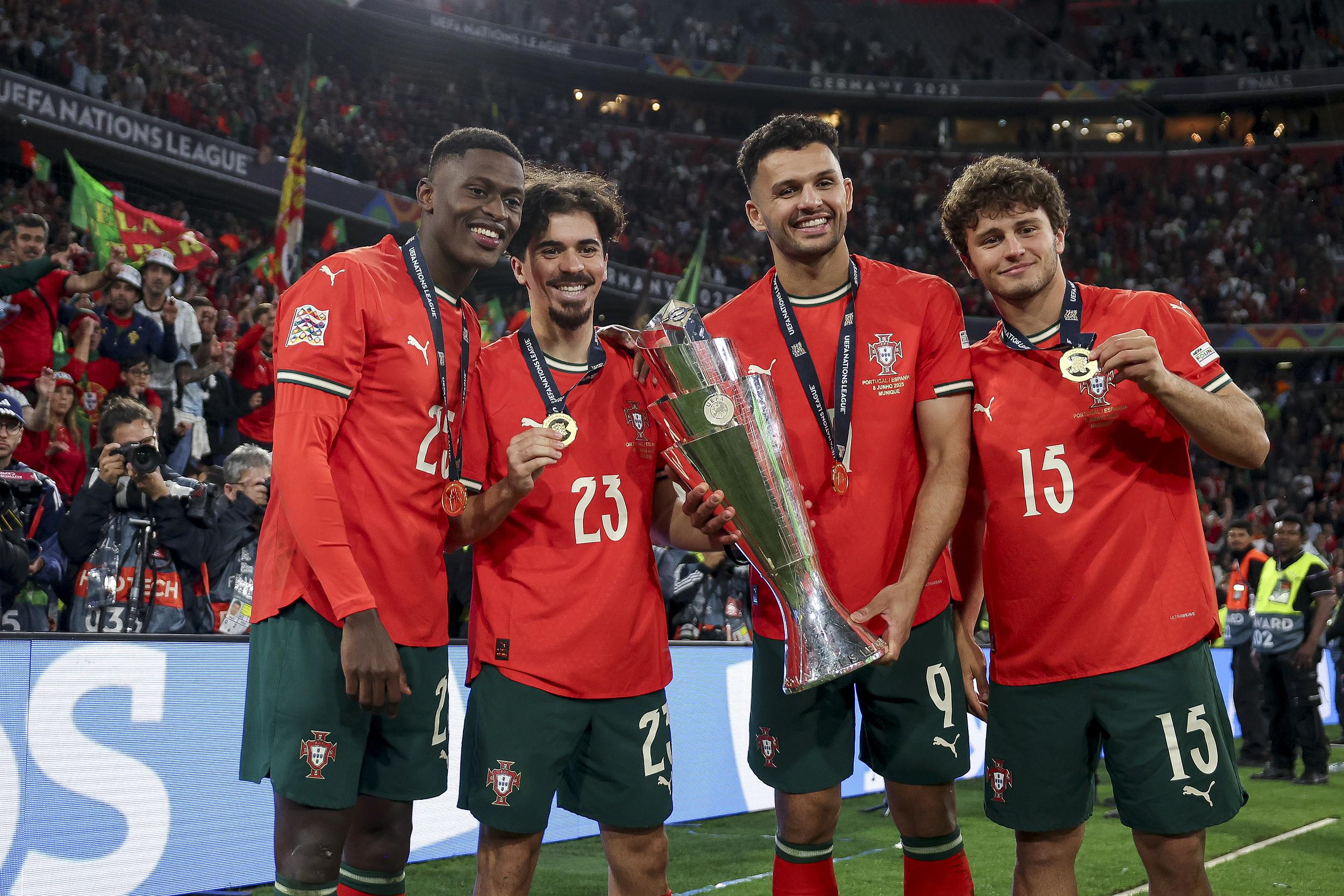 关于葡萄牙碾压巴黎，内马尔关键制胜的信息