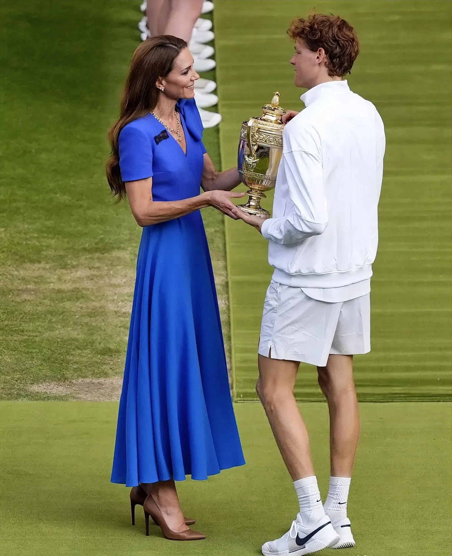 温网险胜戴维斯杯,辛纳惊艳四座 温网险胜戴维斯杯,辛纳惊艳四座