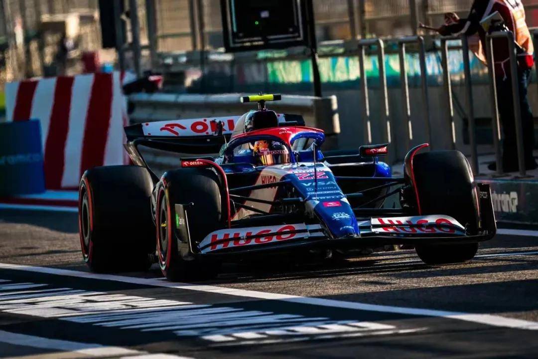 关于红牛车队完胜红牛二队，勒克莱尔关键制胜的信息