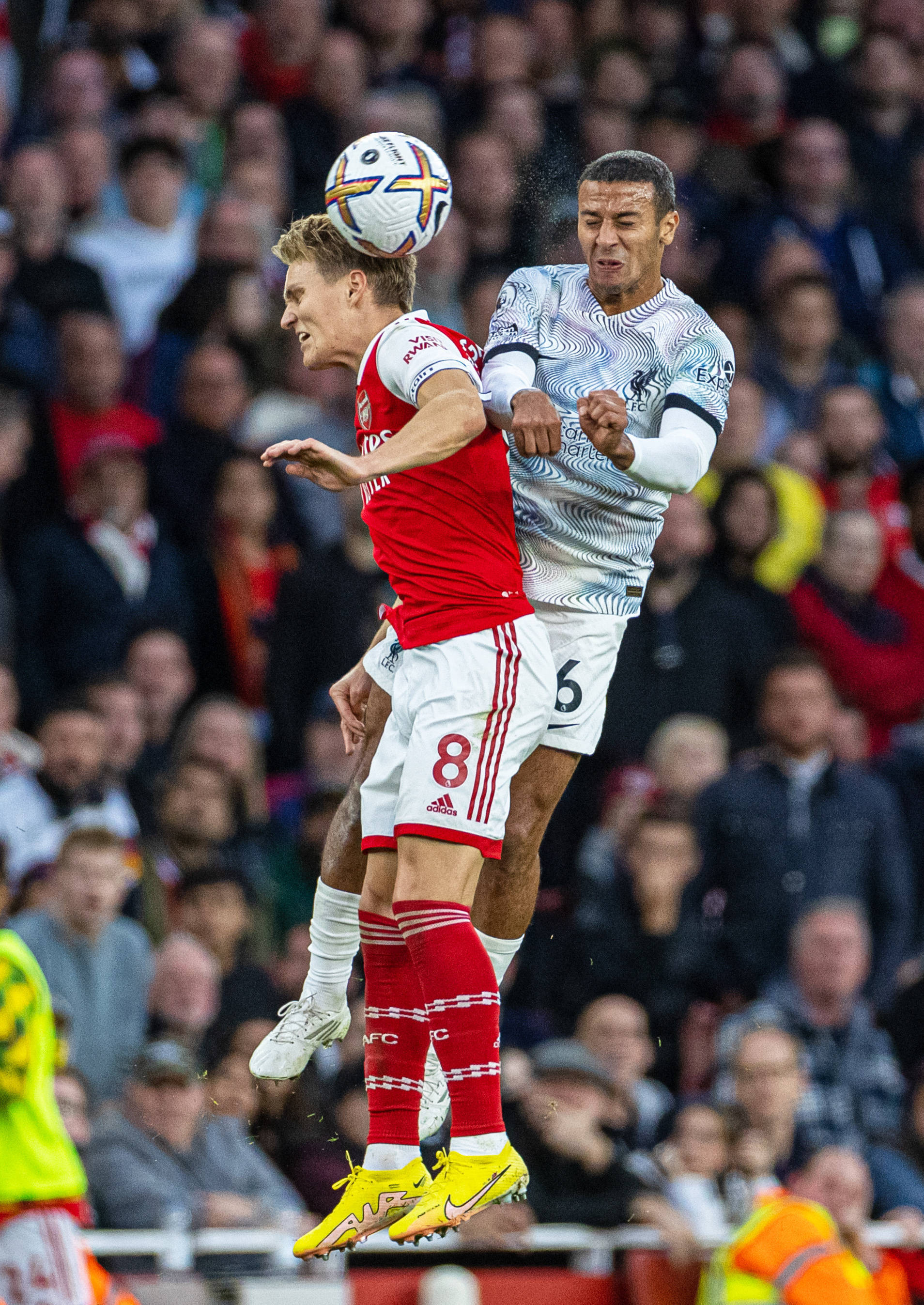 阿森纳鏖战阿根廷，皮克统治全场