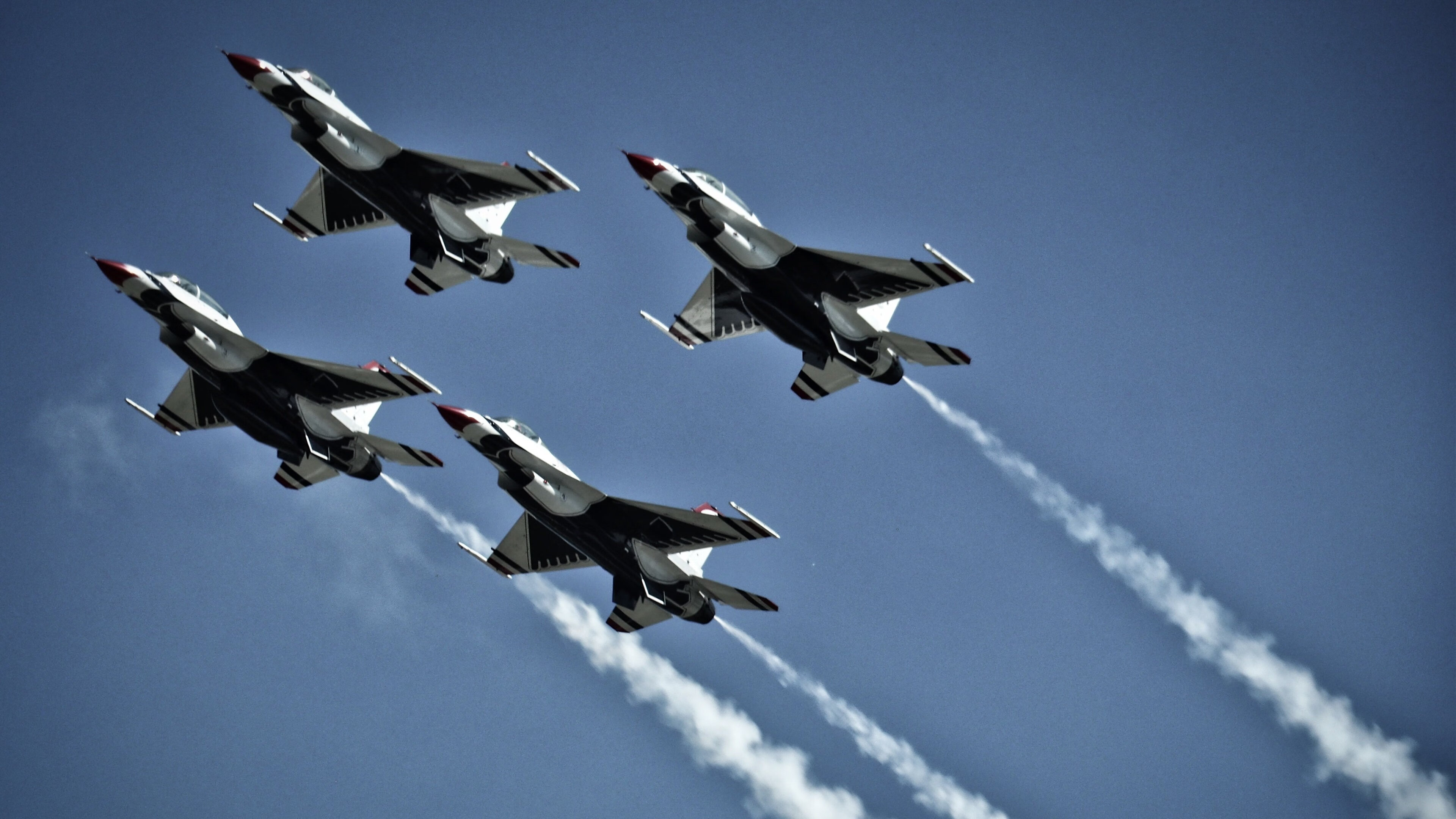 针尖对麦芒，当广东队极致团队篮球遇上雄鹿的巨星风暴