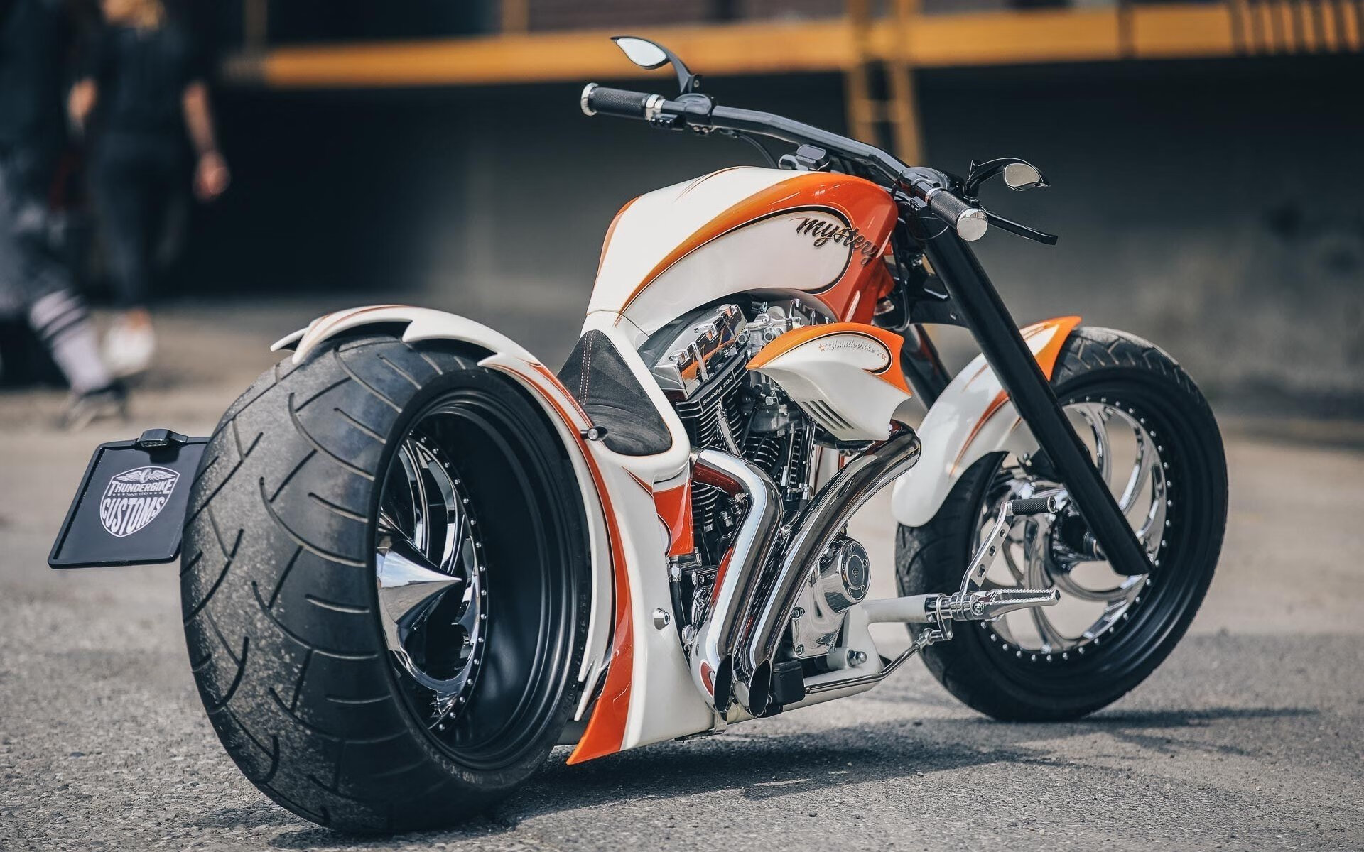 F1街道赛之夜，当福克斯的评分被掌声与肾上腺素拉满