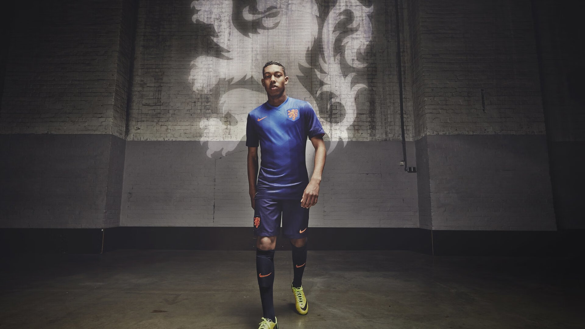 夜刃出鞘,巴林烽火中,恩佐之名在关键弯角凛然觉醒